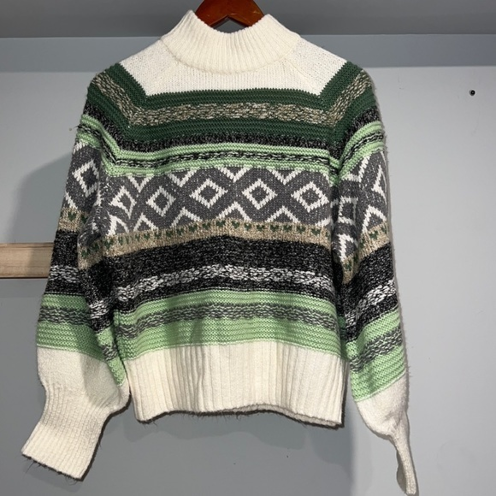 89th and Madison green cream ballon sleeve sweater